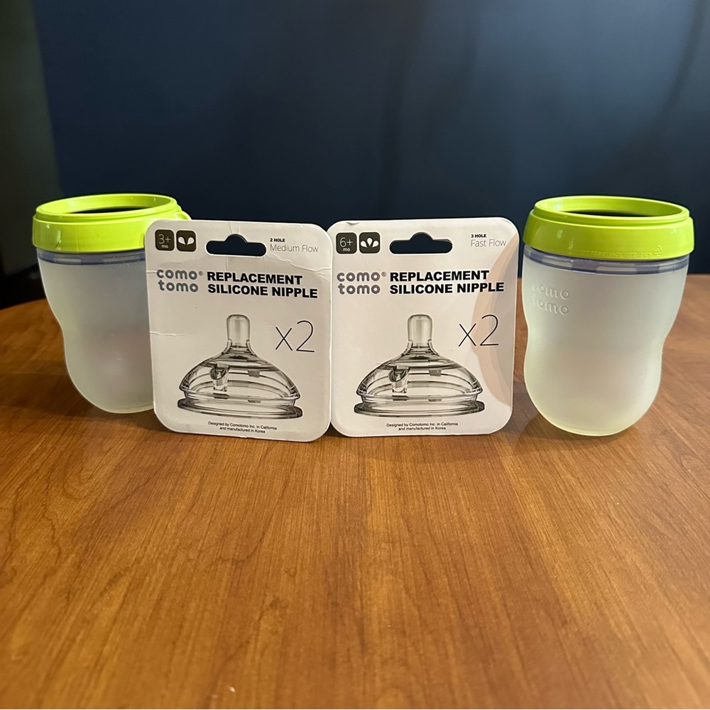 Comotomo 8oz baby bottles + medium & fast flow nipples
